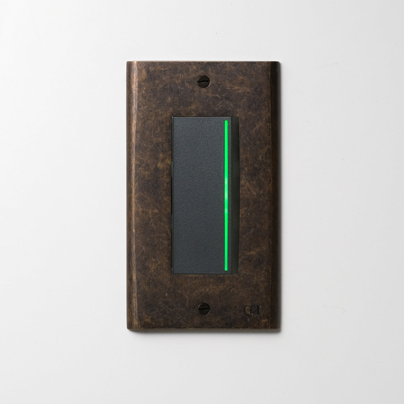 真鍮エイジング プレート <br>+ NK 片切、3路ガイドランプ（グリーン）付スイッチシングル  ブラック