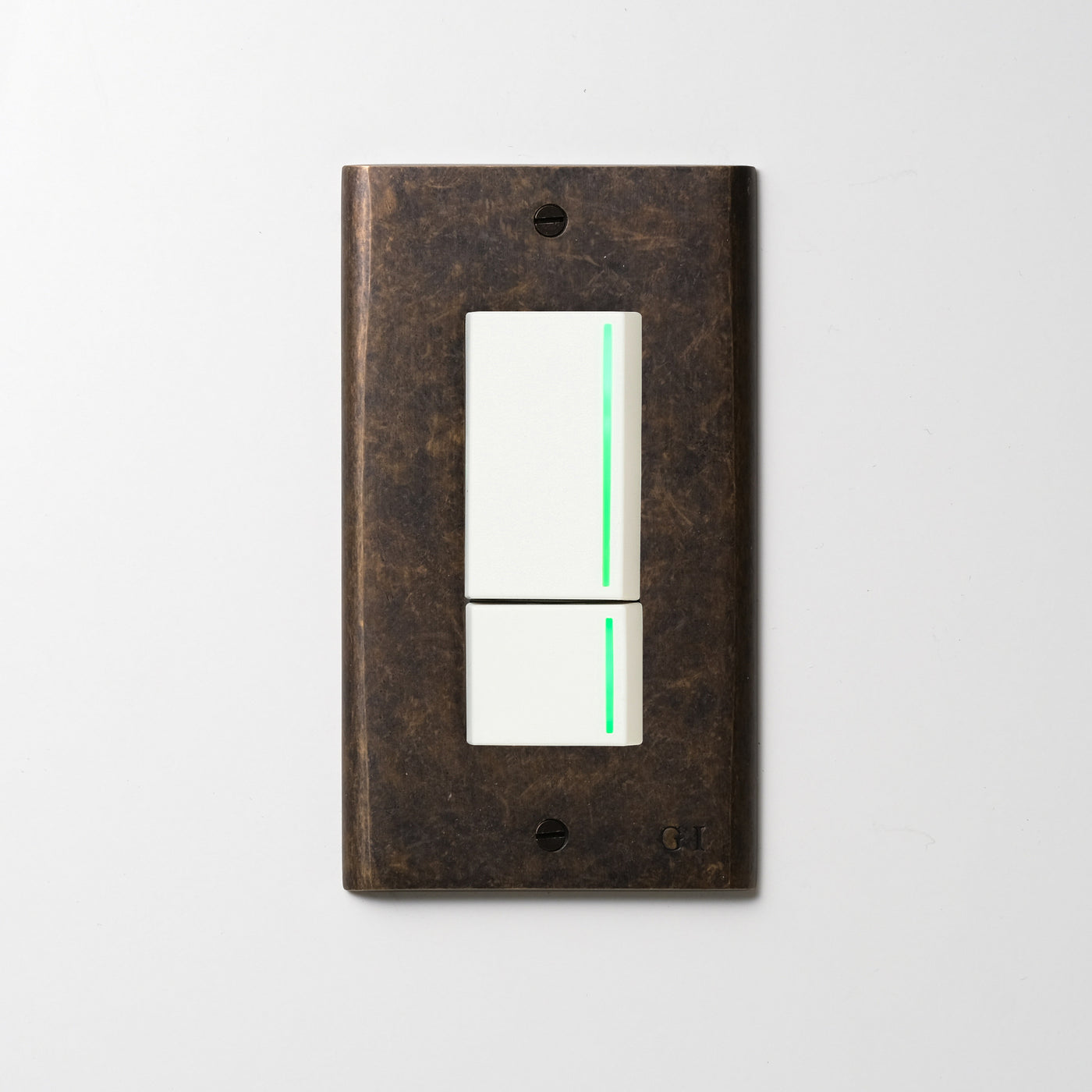 真鍮エイジング プレート <br>+ NK 片切、3路ガイドランプ（グリーン）スイッチダブル（上段大）  ホワイト